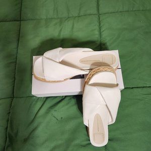 Dolce Vita Giza sandal 100% leather